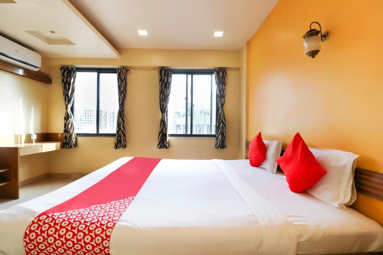 Oyo 10679 Hotel Nanashree Executive Wagholi Екстер'єр фото