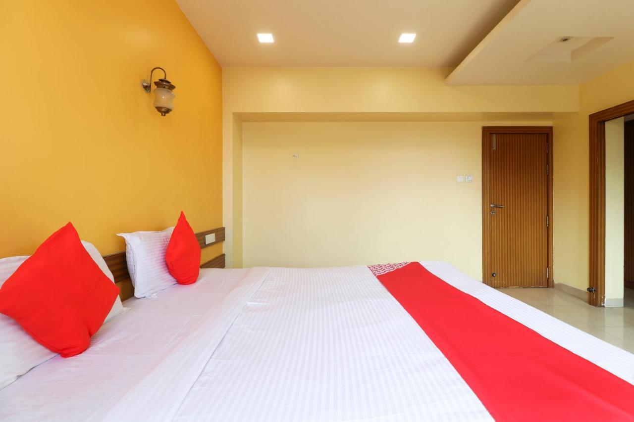 Oyo 10679 Hotel Nanashree Executive Wagholi Екстер'єр фото